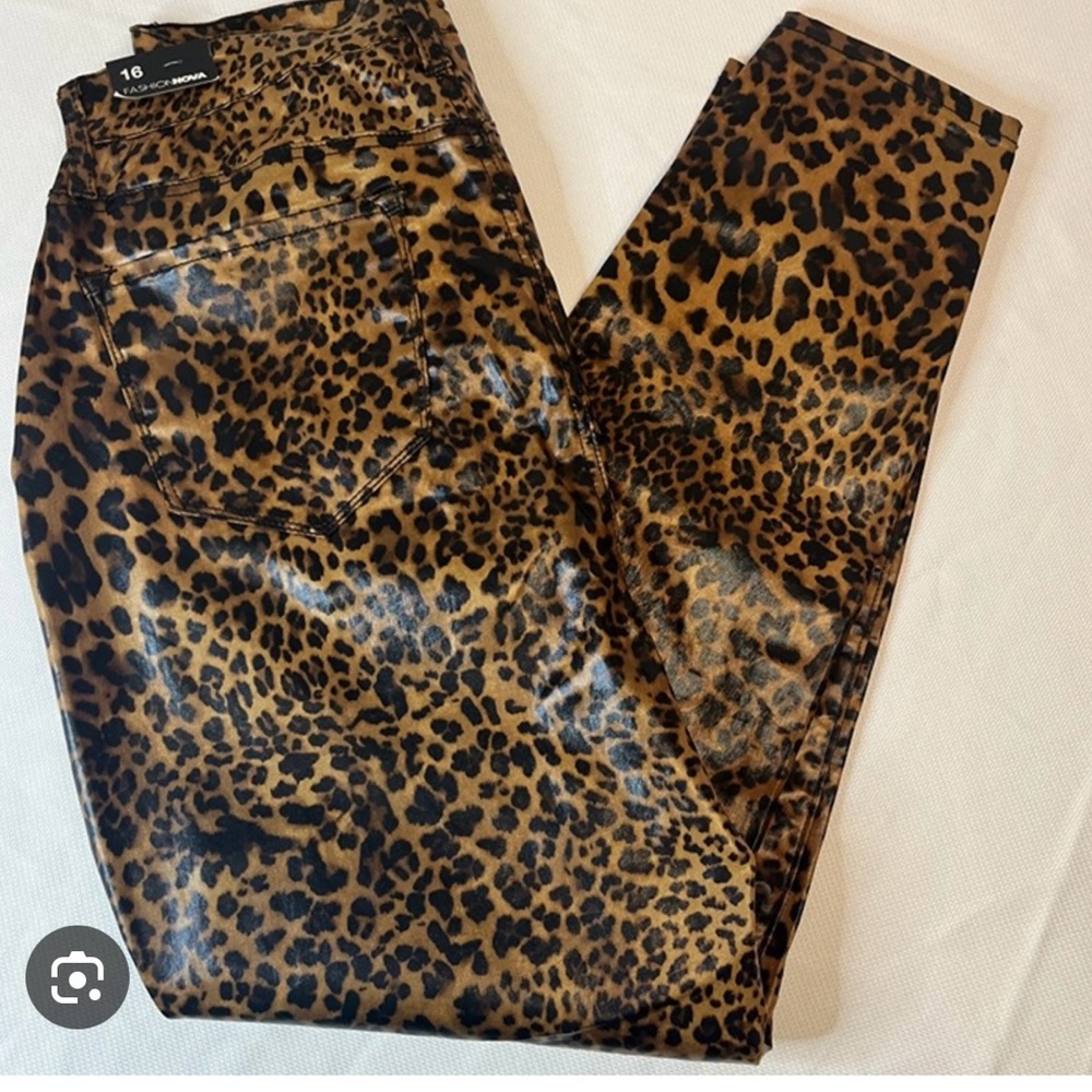 Pants : Cheetah